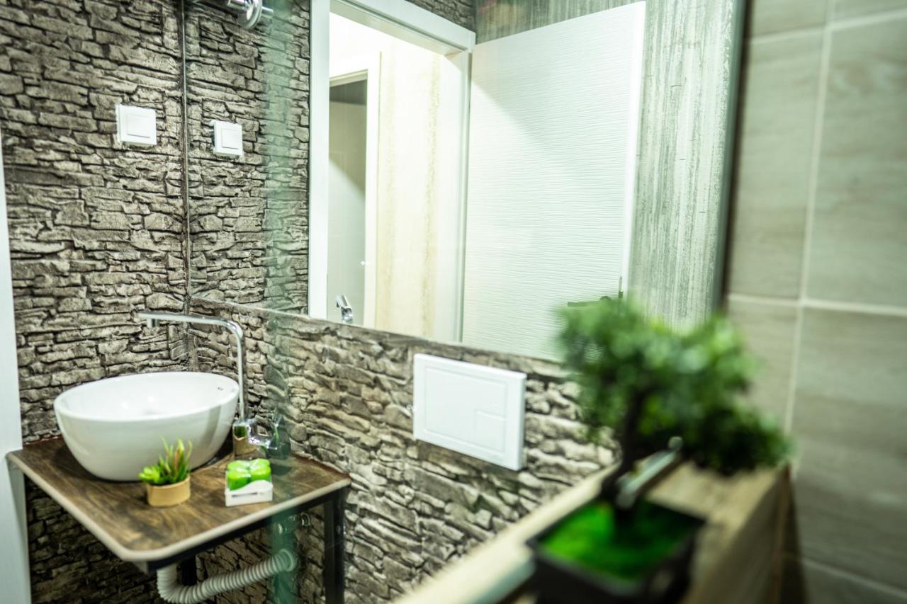 Finesi Apartments Ohrid Extérieur photo